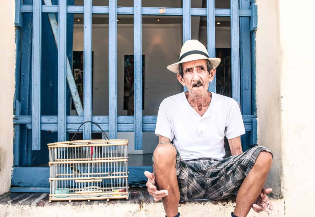 Le vieil homme et l'oiseau. Cuba, Trinidad (aucune mise en scène) par François Maurel
