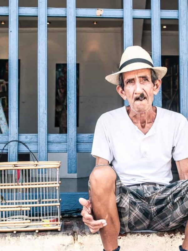 Le vieil homme et l'oiseau. Cuba, Trinidad (aucune mise en scène) par François Maurel